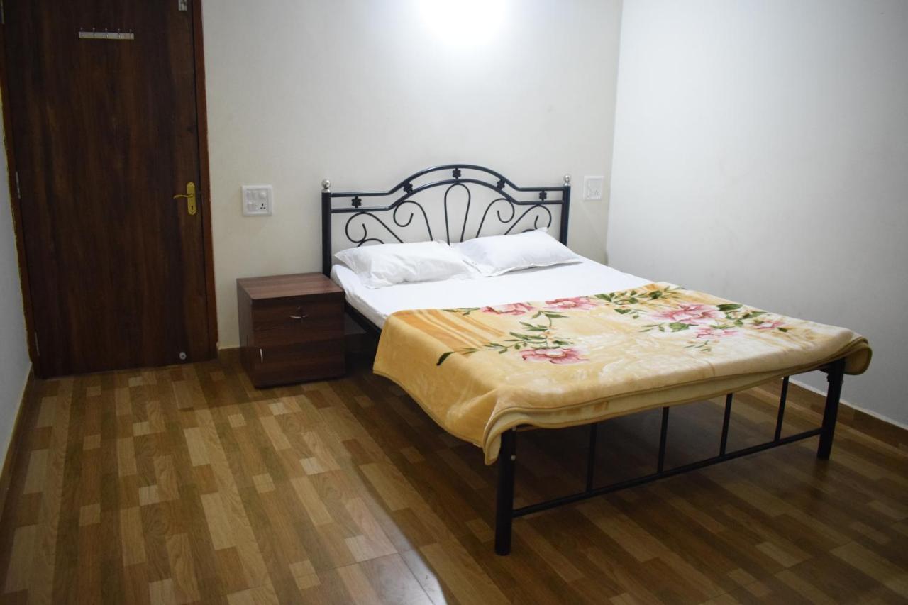 La Vega Resorts Morjim Buitenkant foto