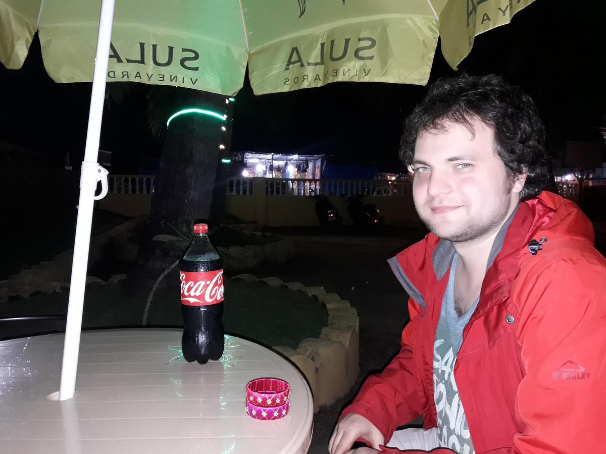 La Vega Resorts Morjim Buitenkant foto